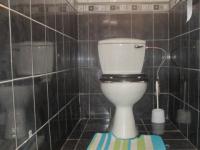 Bathroom 1 - 11 square meters of property in Dalpark