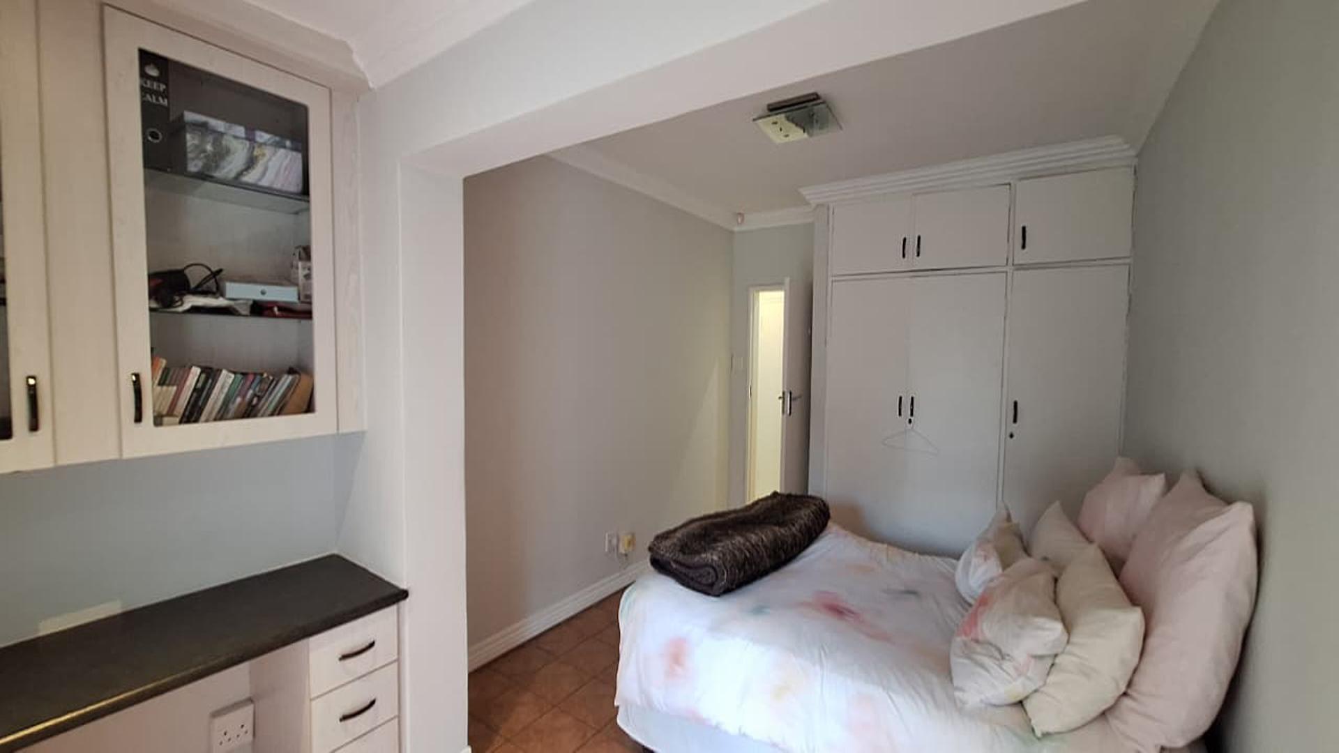 Bed Room 2 - 23 square meters of property in Noordheuwel