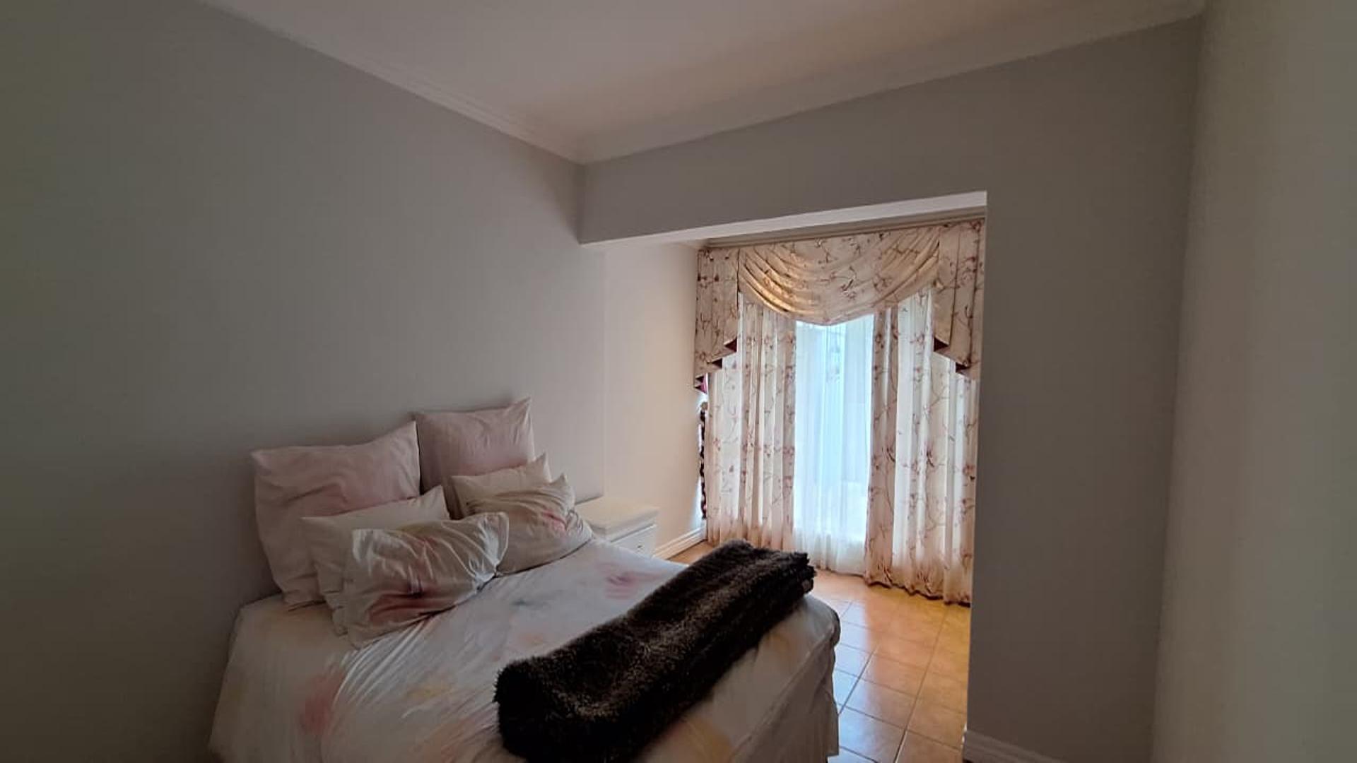 Bed Room 2 - 23 square meters of property in Noordheuwel