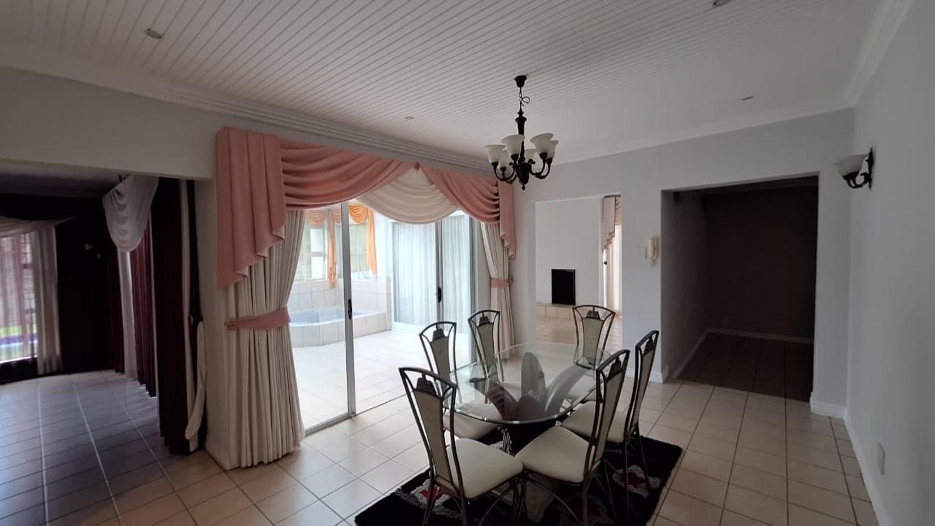 Dining Room - 29 square meters of property in Noordheuwel