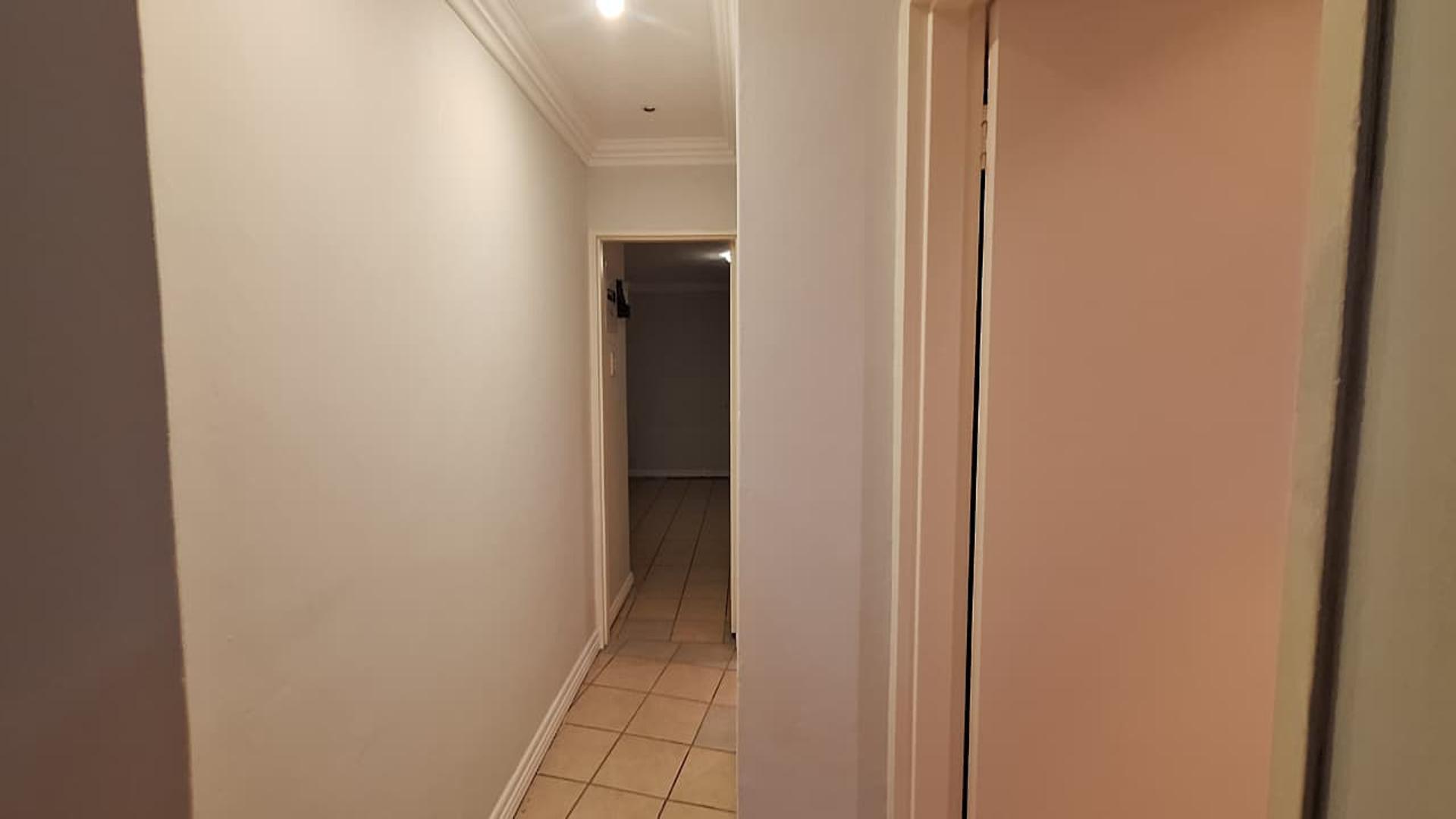 Spaces - 168 square meters of property in Noordheuwel