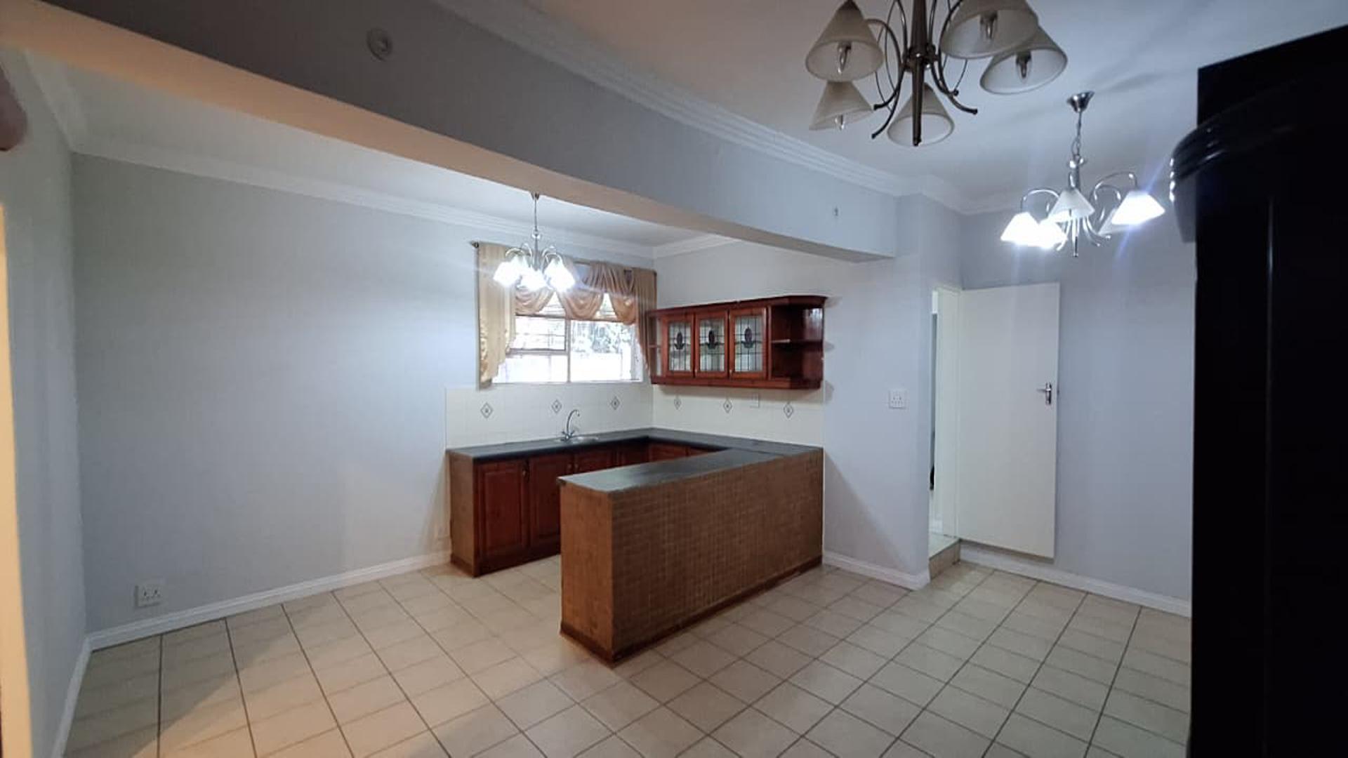 Kitchen - 67 square meters of property in Noordheuwel