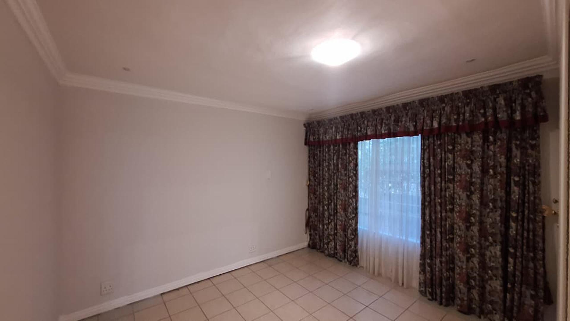 Bed Room 3 - 20 square meters of property in Noordheuwel