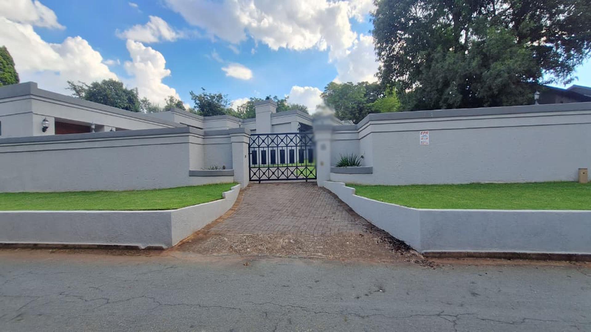 Front View of property in Noordheuwel