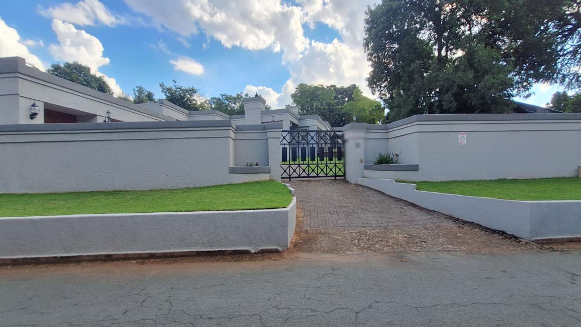 Front View of property in Noordheuwel