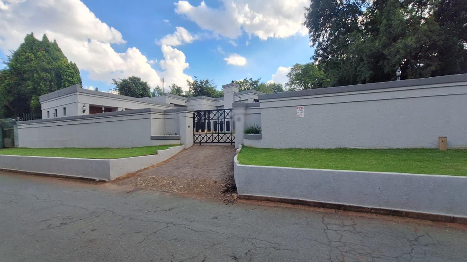 Front View of property in Noordheuwel