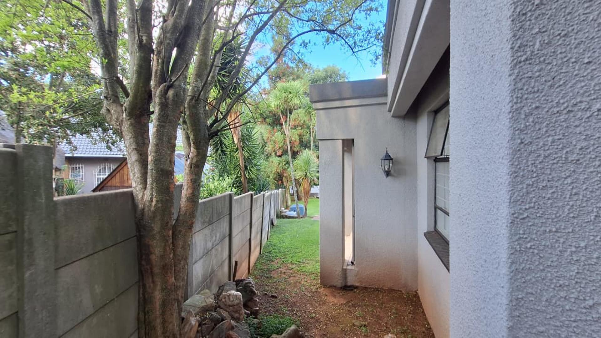 Backyard of property in Noordheuwel