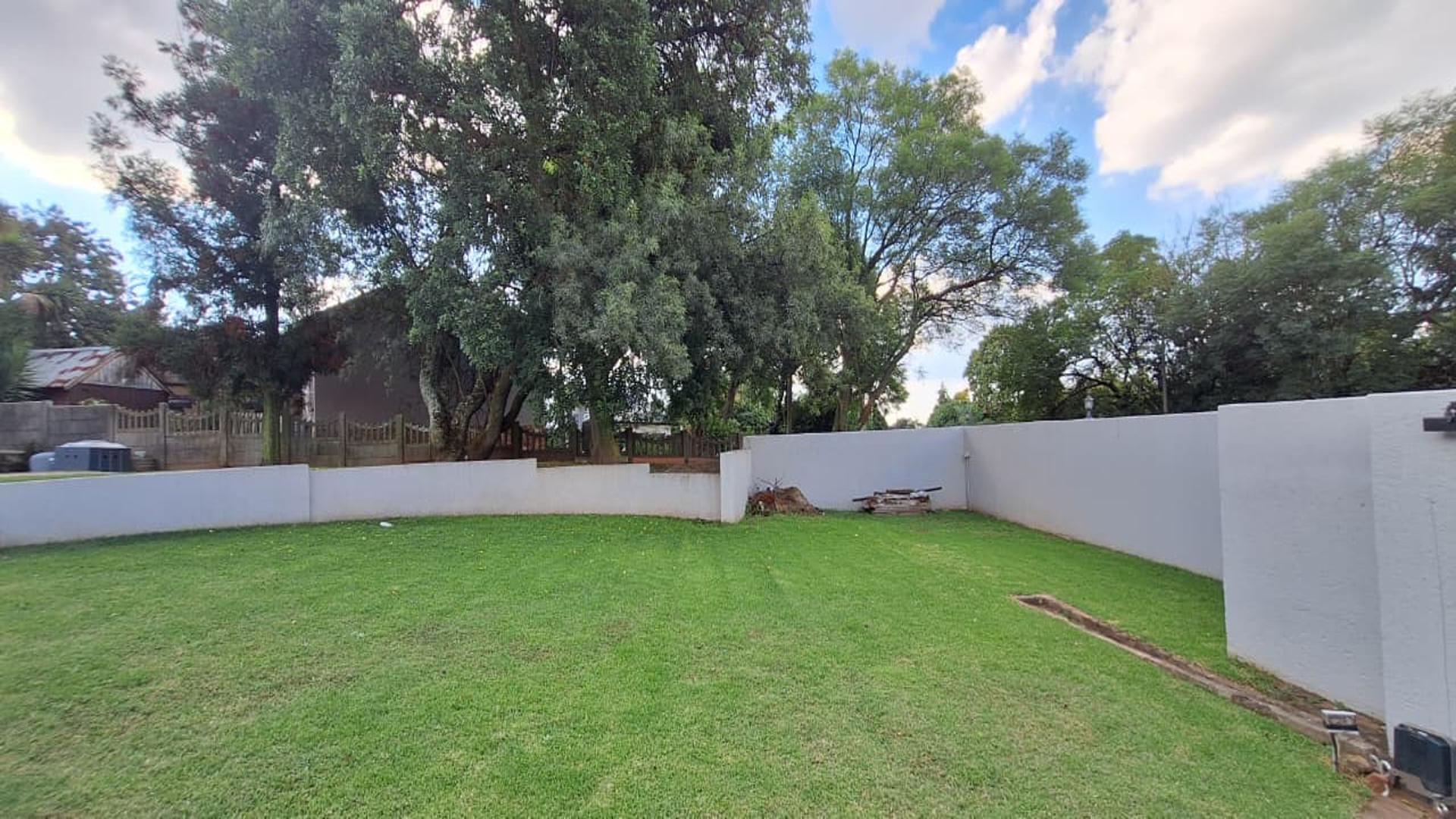 Front View of property in Noordheuwel