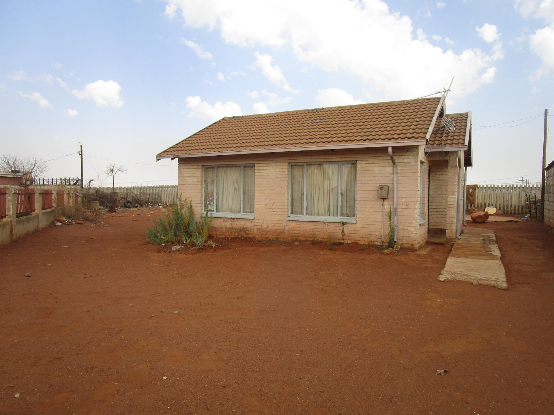 Front View of property in Johannesburg North