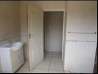Bathroom 1 - 11 square meters of property in Vanderbijlpark