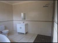 Main Bathroom - 13 square meters of property in Vanderbijlpark