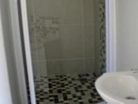 Bathroom 1 - 4 square meters of property in MYBURGH PARK