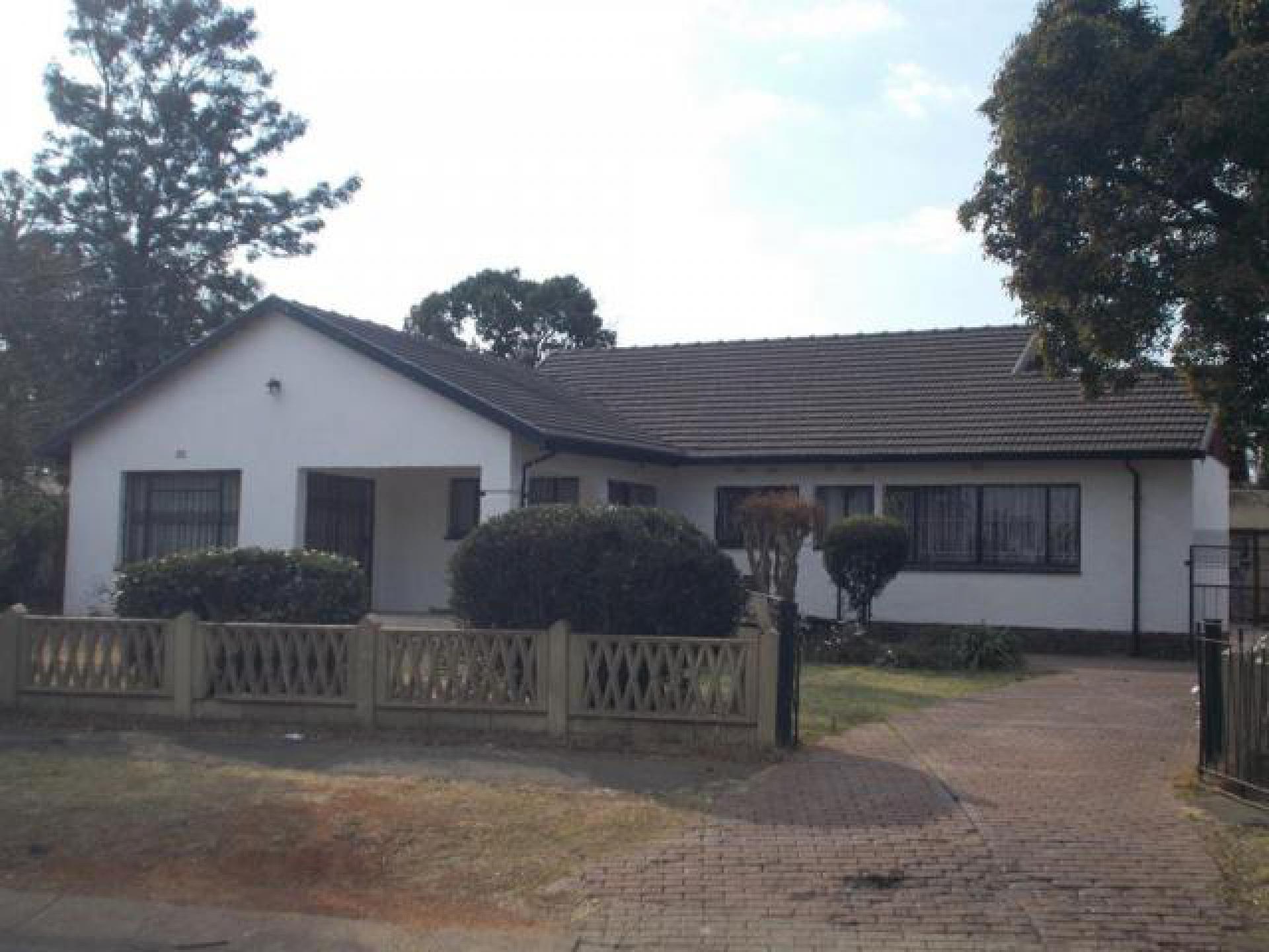 Front View of property in Kibler Park