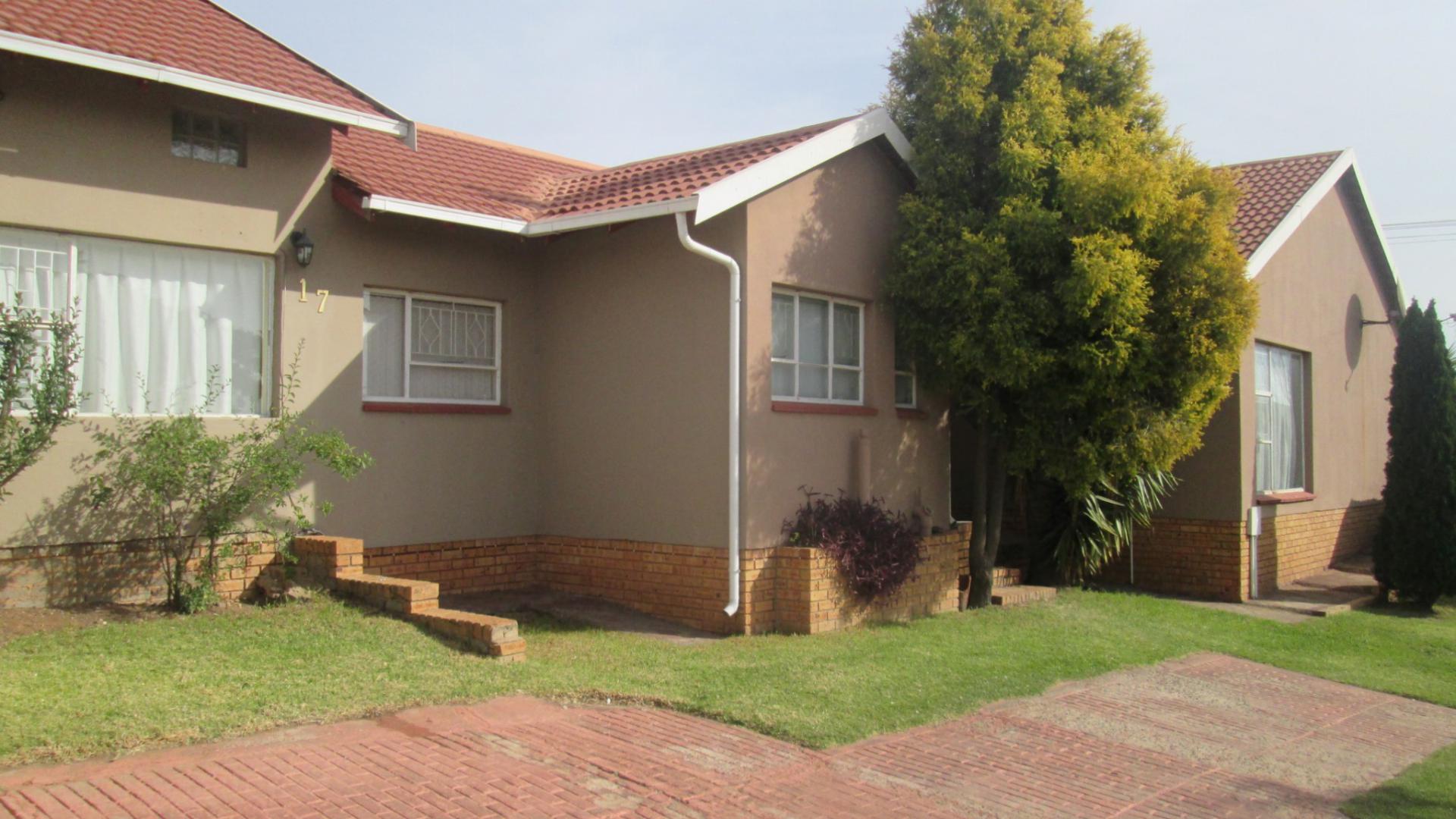 Front View of property in Risana