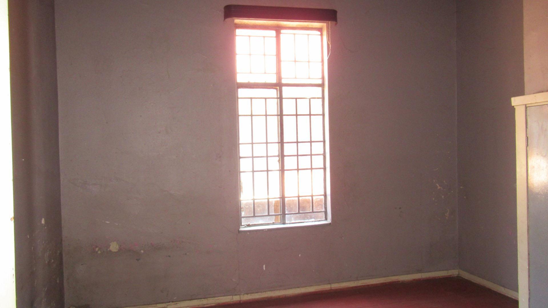 Bed Room 2 - 20 square meters of property in Berea - JHB
