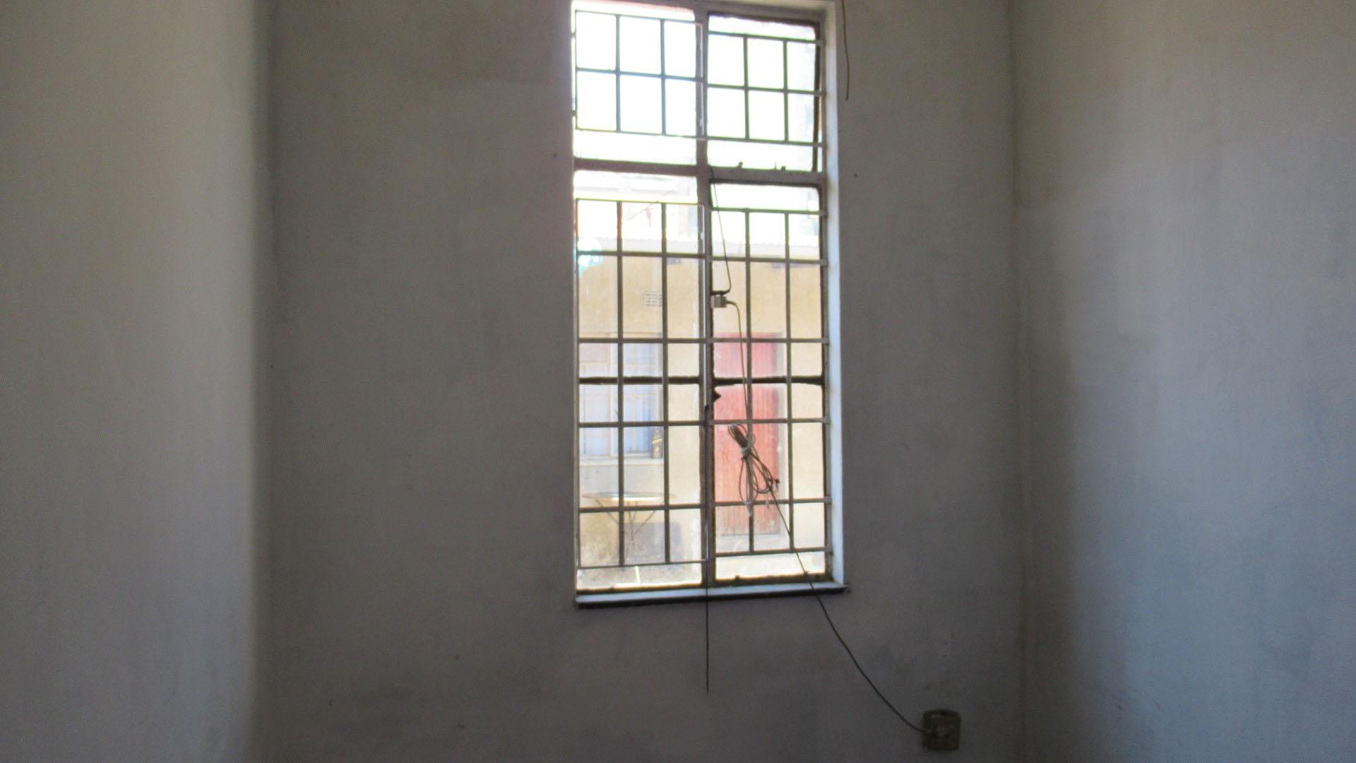 Bed Room 4 - 13 square meters of property in Berea - JHB