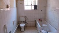 Bathroom 1 - 7 square meters of property in Berea - JHB