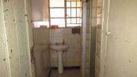 Bathroom 2 - 4 square meters of property in Berea - JHB