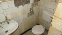 Bathroom 2 - 4 square meters of property in Berea - JHB
