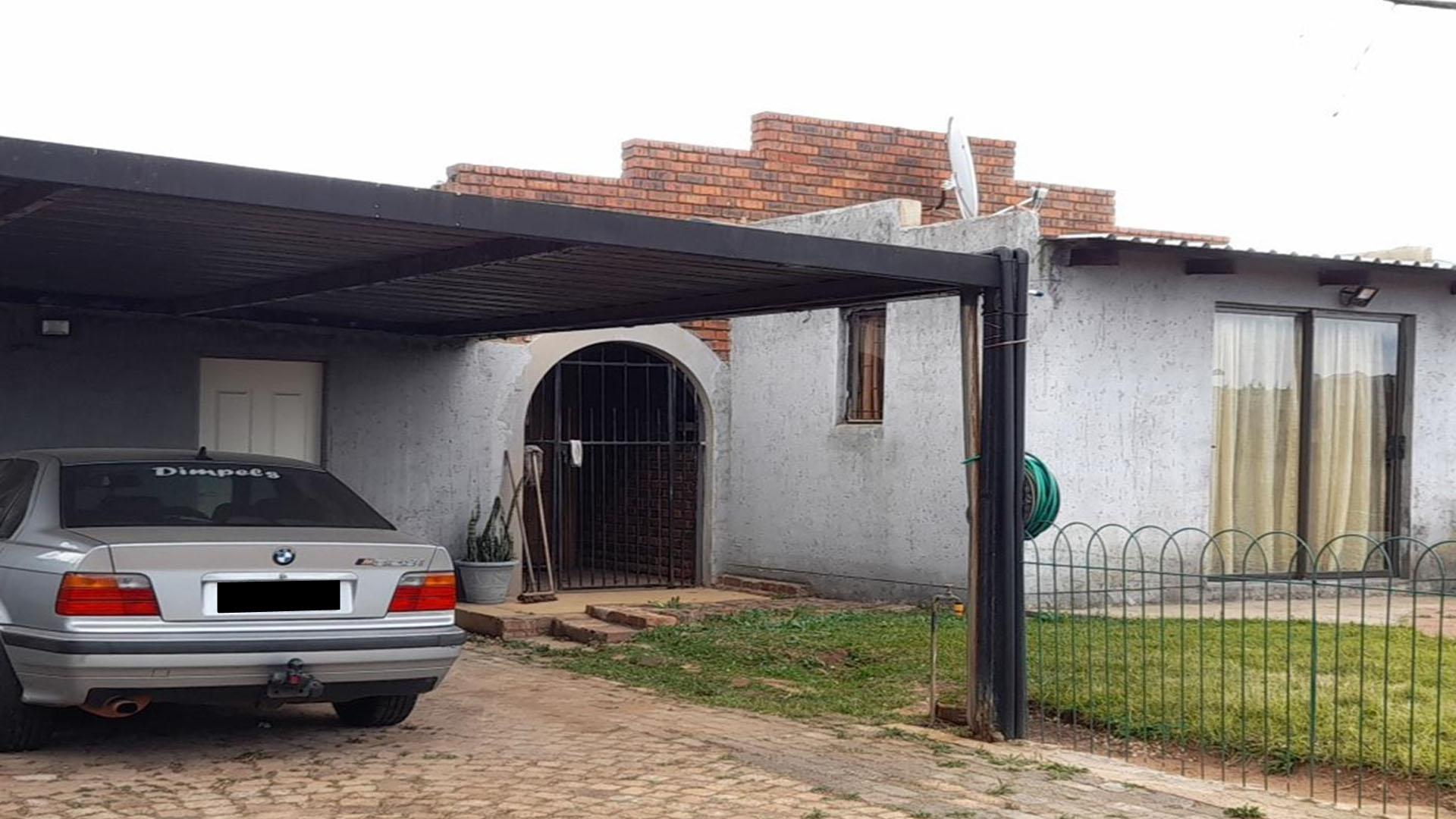 Front View of property in Claremont - JHB
