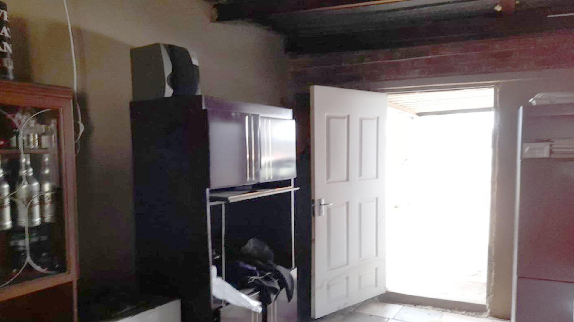 Lounges of property in Claremont - JHB