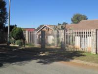 Front View of property in Sunward park