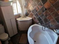 Bathroom 1 - 6 square meters of property in Rant-En-Dal
