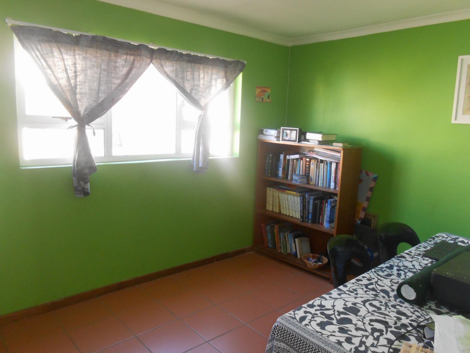 Study - 11 square meters of property in Johannesburg Central