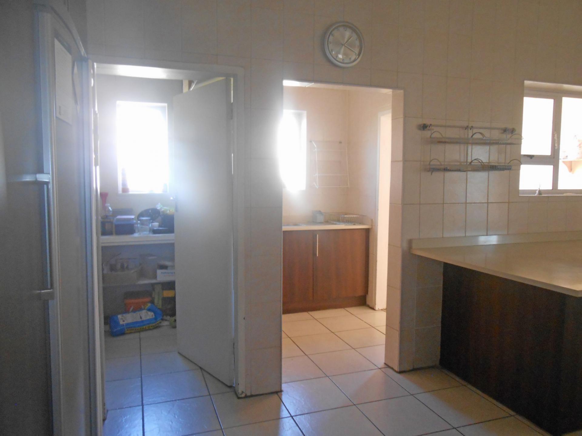 Kitchen - 40 square meters of property in Johannesburg Central