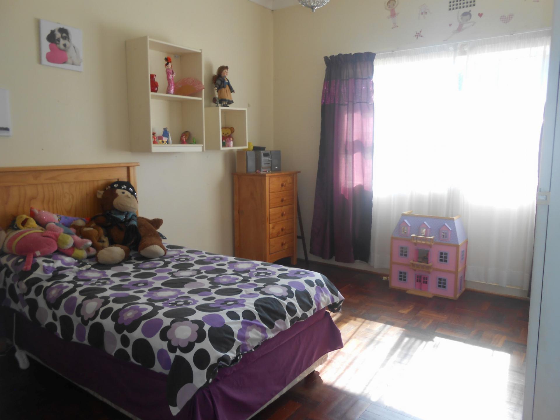 Bed Room 1 - 19 square meters of property in Johannesburg Central