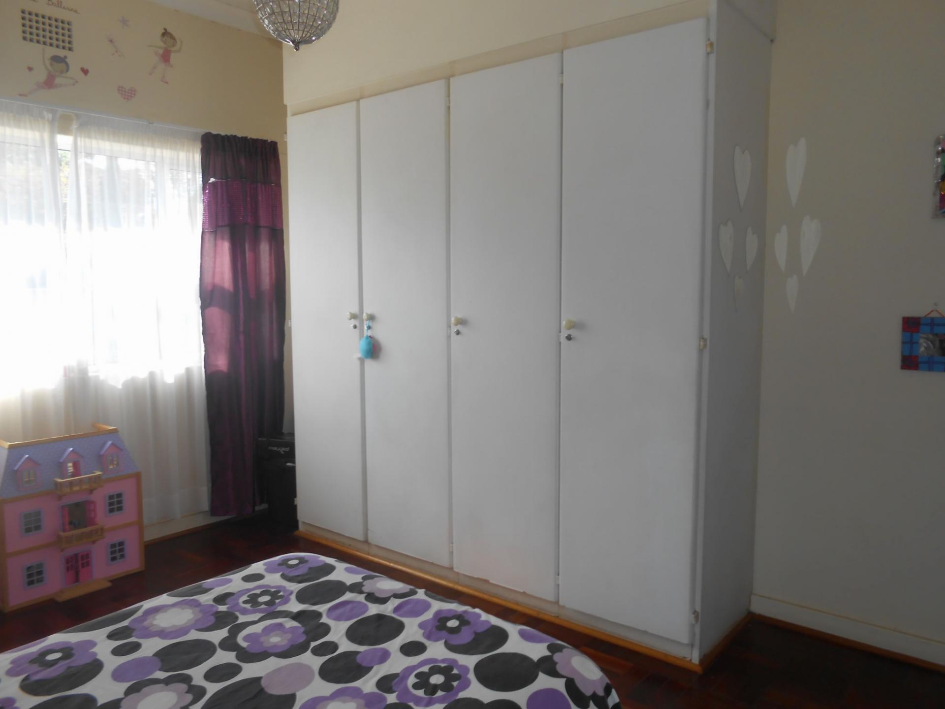 Bed Room 1 - 19 square meters of property in Johannesburg Central