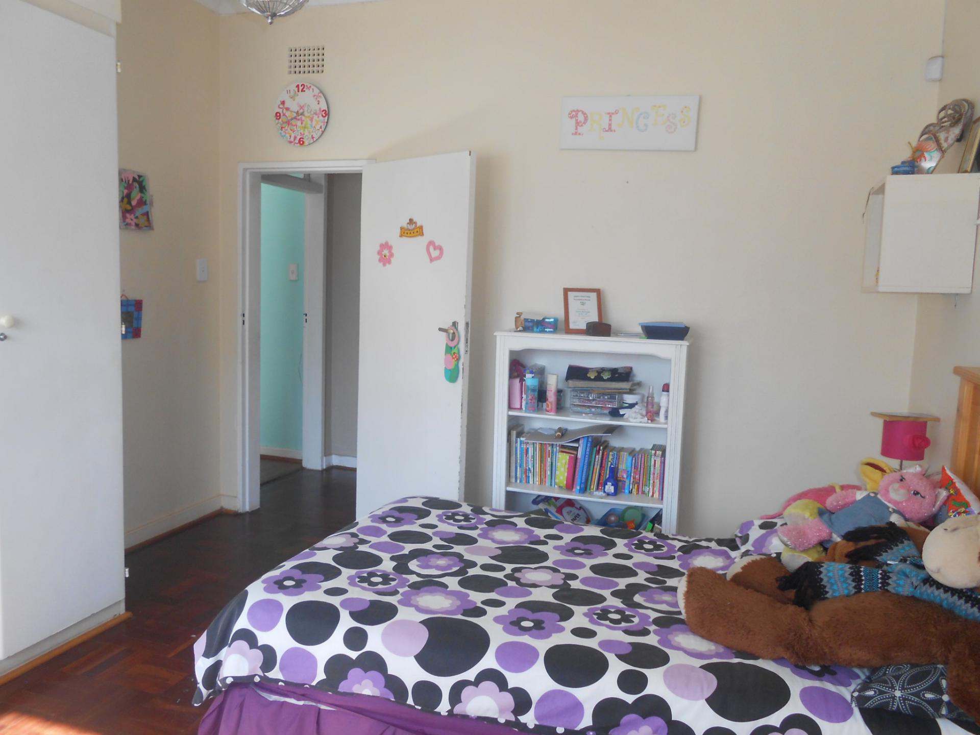 Bed Room 1 - 19 square meters of property in Johannesburg Central