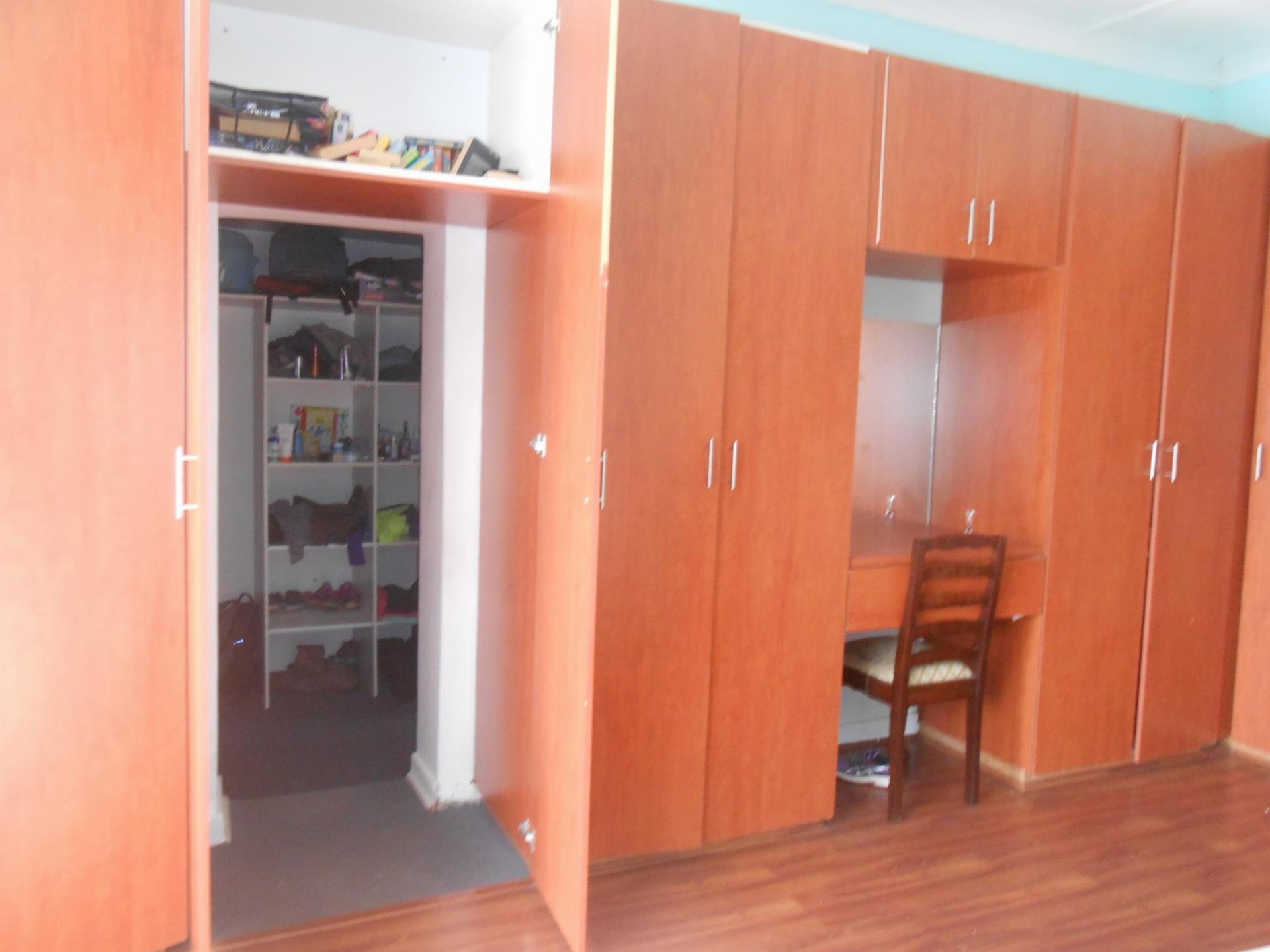 Main Bedroom - 33 square meters of property in Johannesburg Central