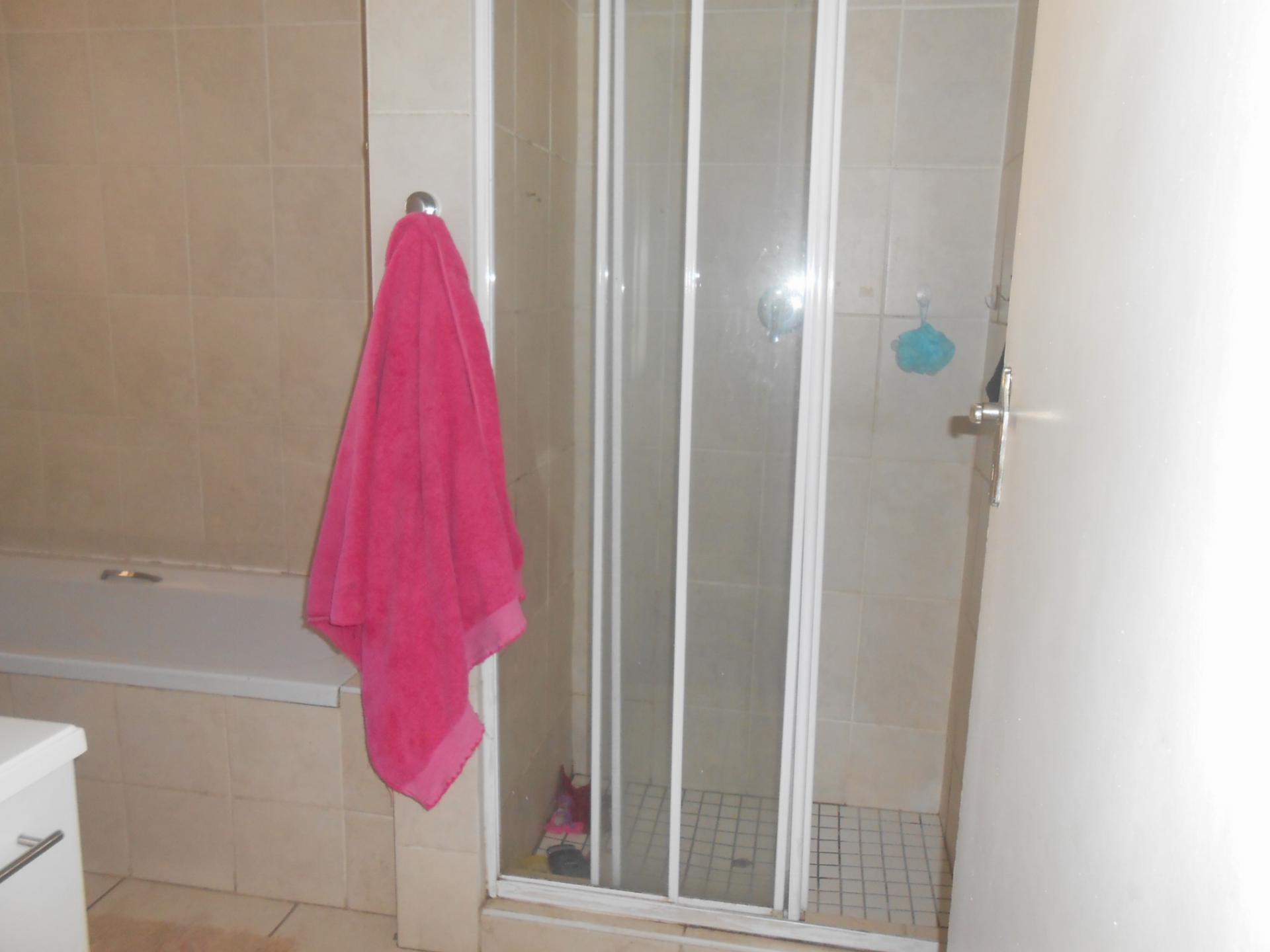Bathroom 1 - 6 square meters of property in Johannesburg Central
