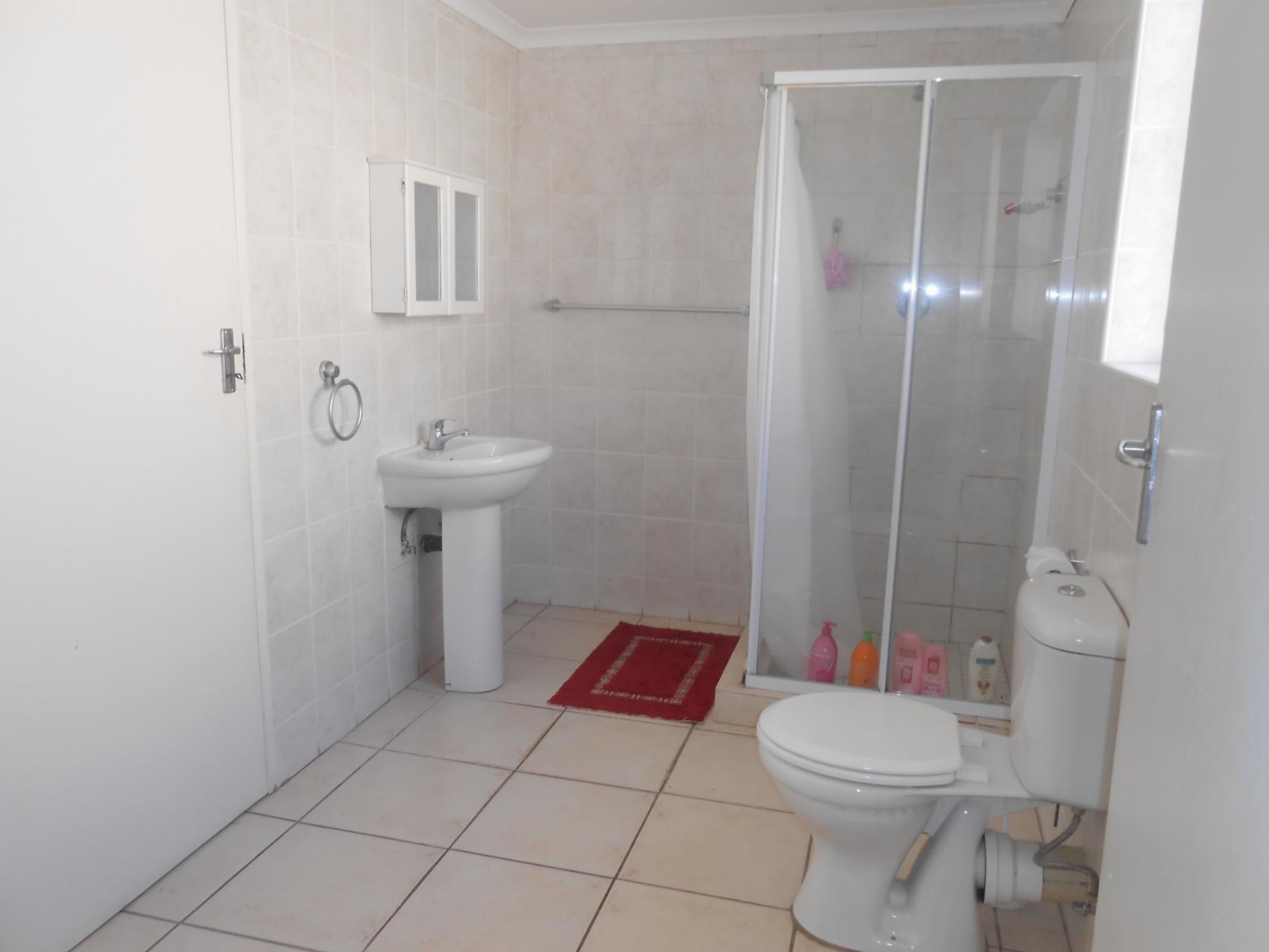 Bathroom 2 of property in Johannesburg Central