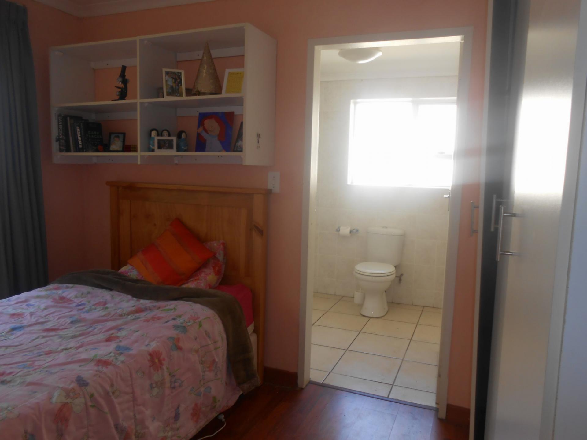 Bed Room 3 - 12 square meters of property in Johannesburg Central