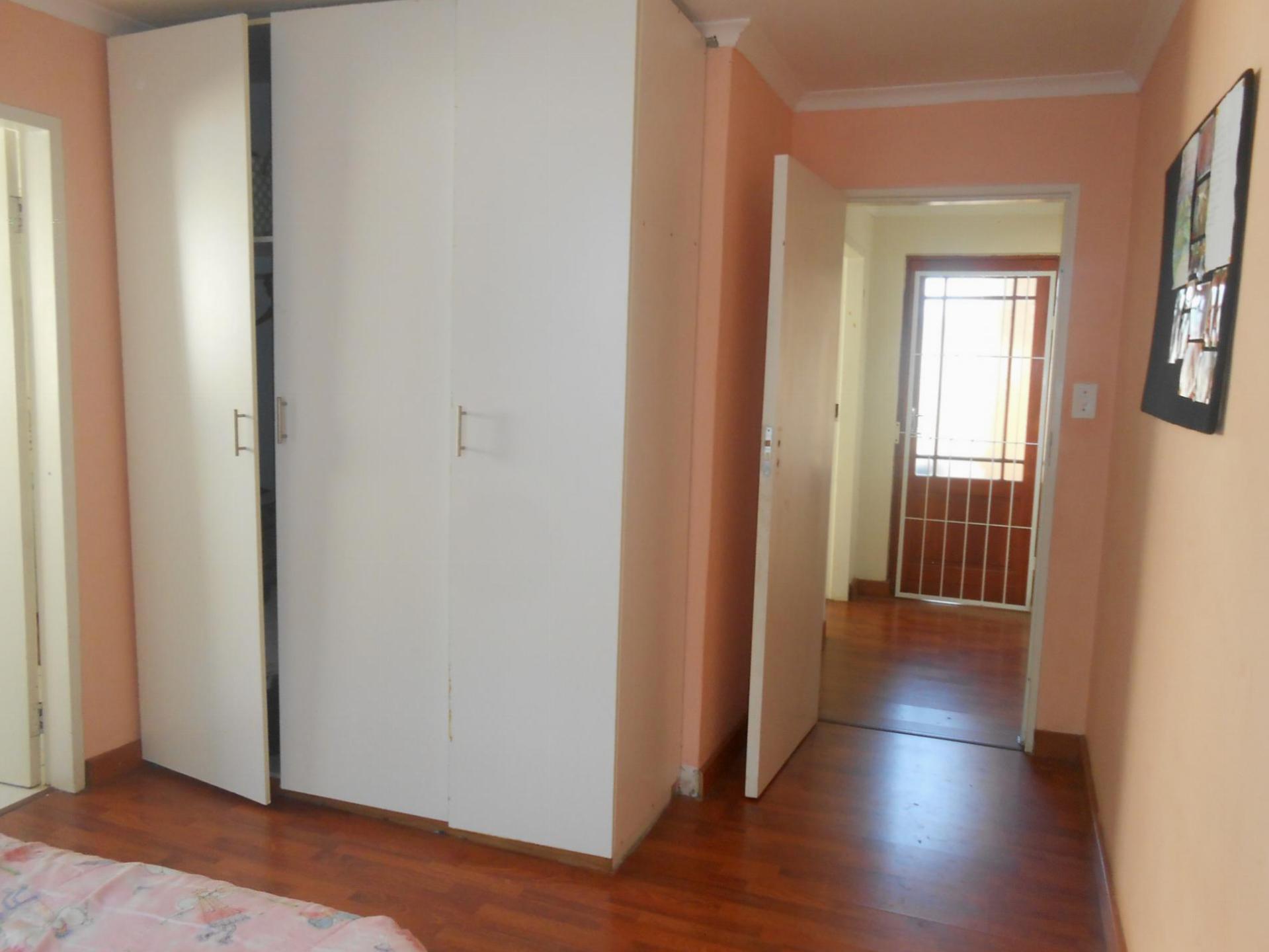 Bed Room 4 - 11 square meters of property in Johannesburg Central