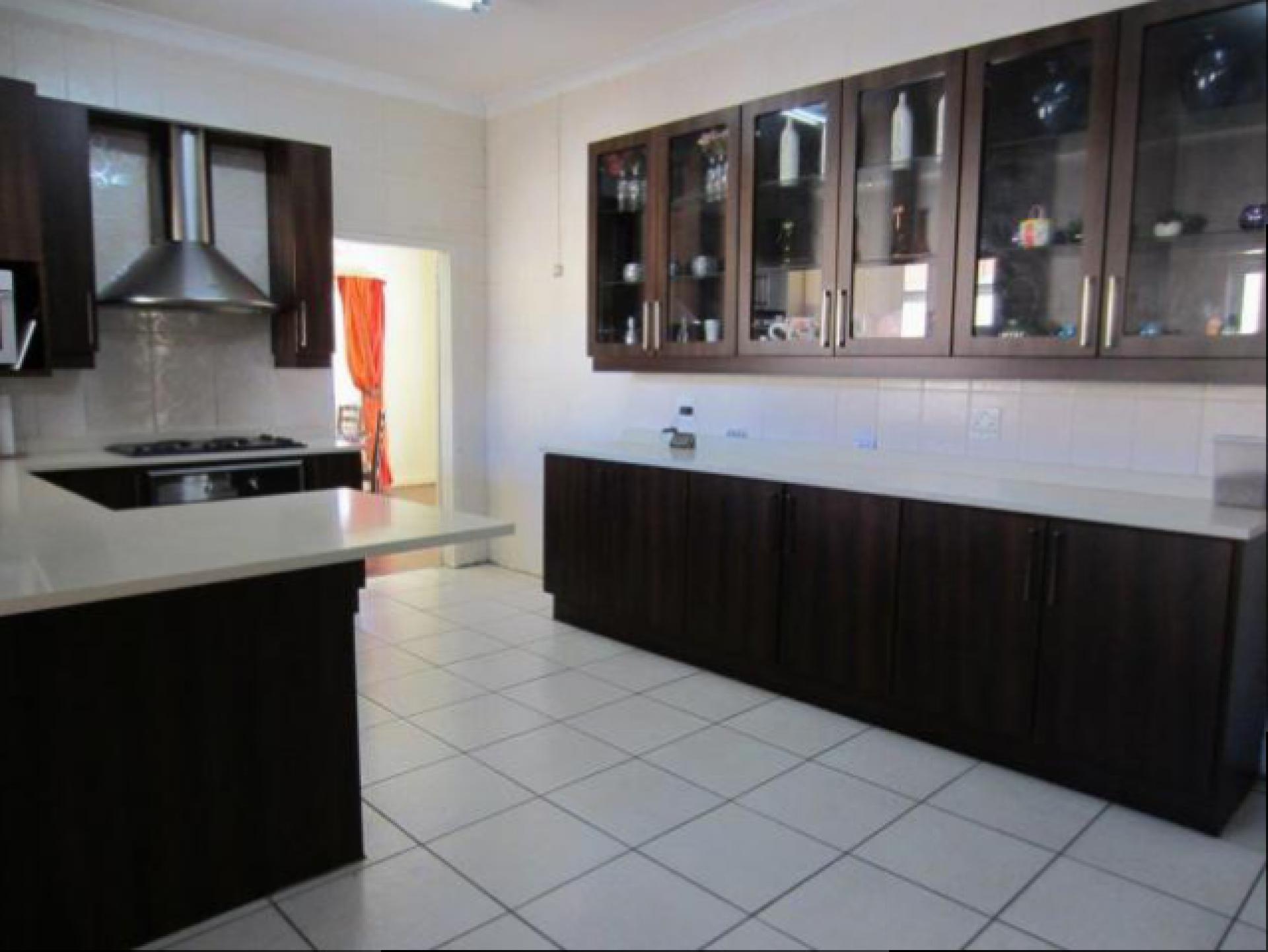 Kitchen - 40 square meters of property in Johannesburg Central