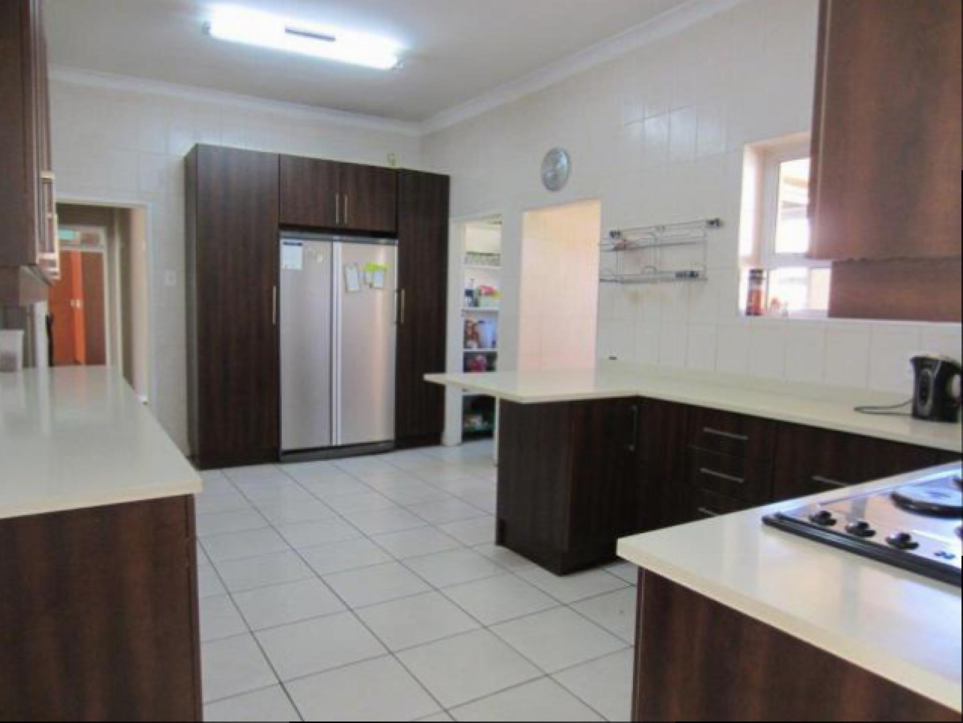 Kitchen - 40 square meters of property in Johannesburg Central