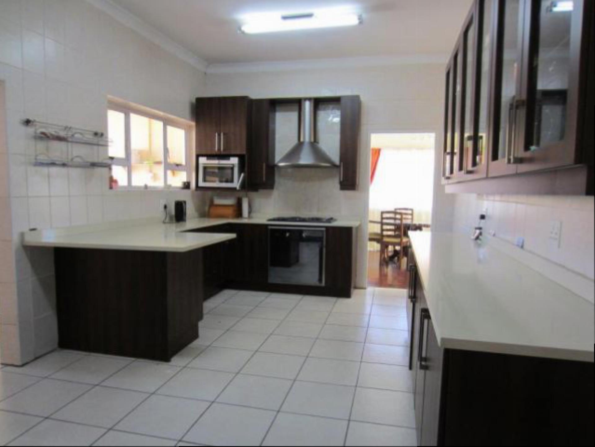 Kitchen - 40 square meters of property in Johannesburg Central