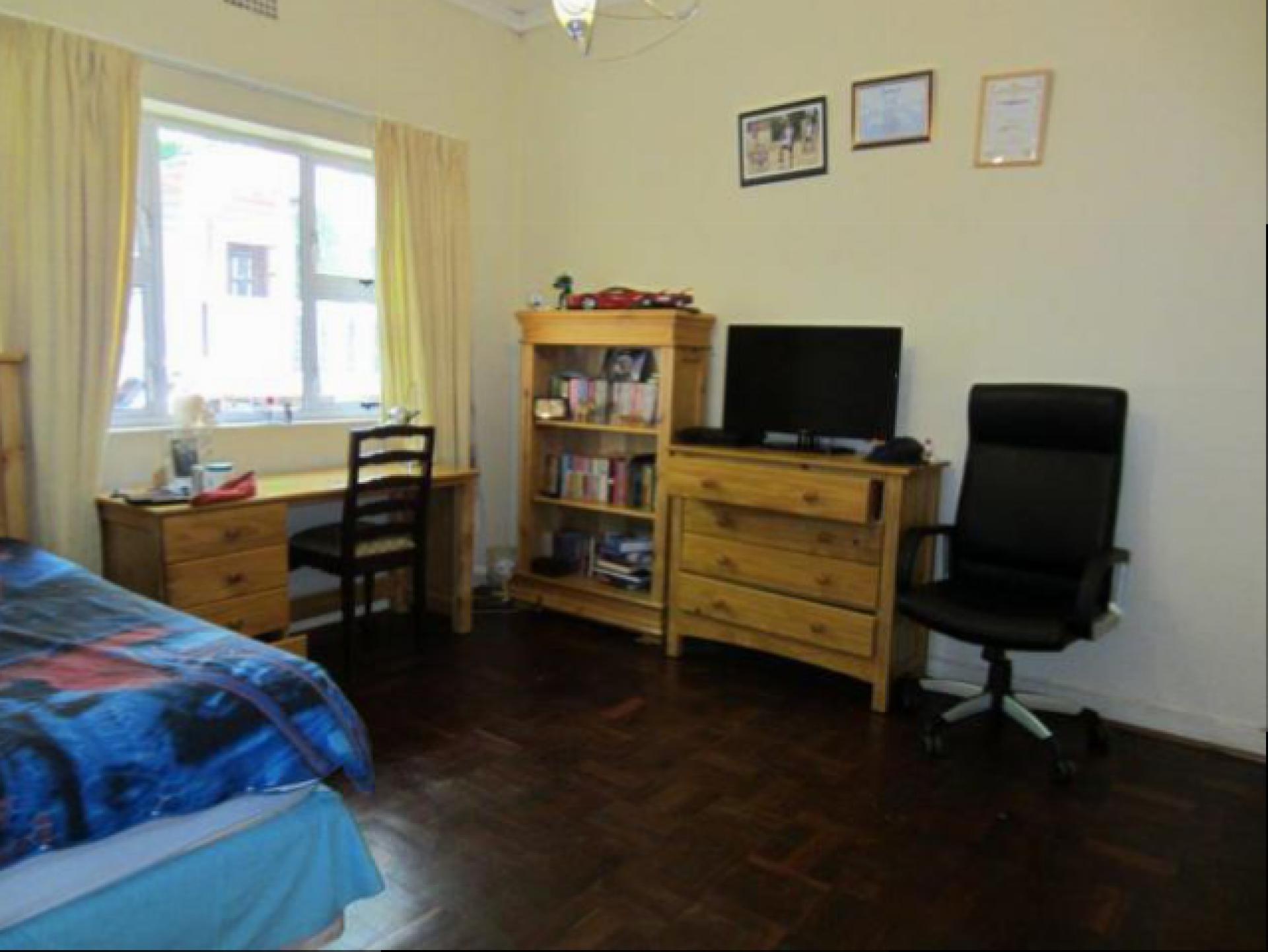 Bed Room 1 - 19 square meters of property in Johannesburg Central