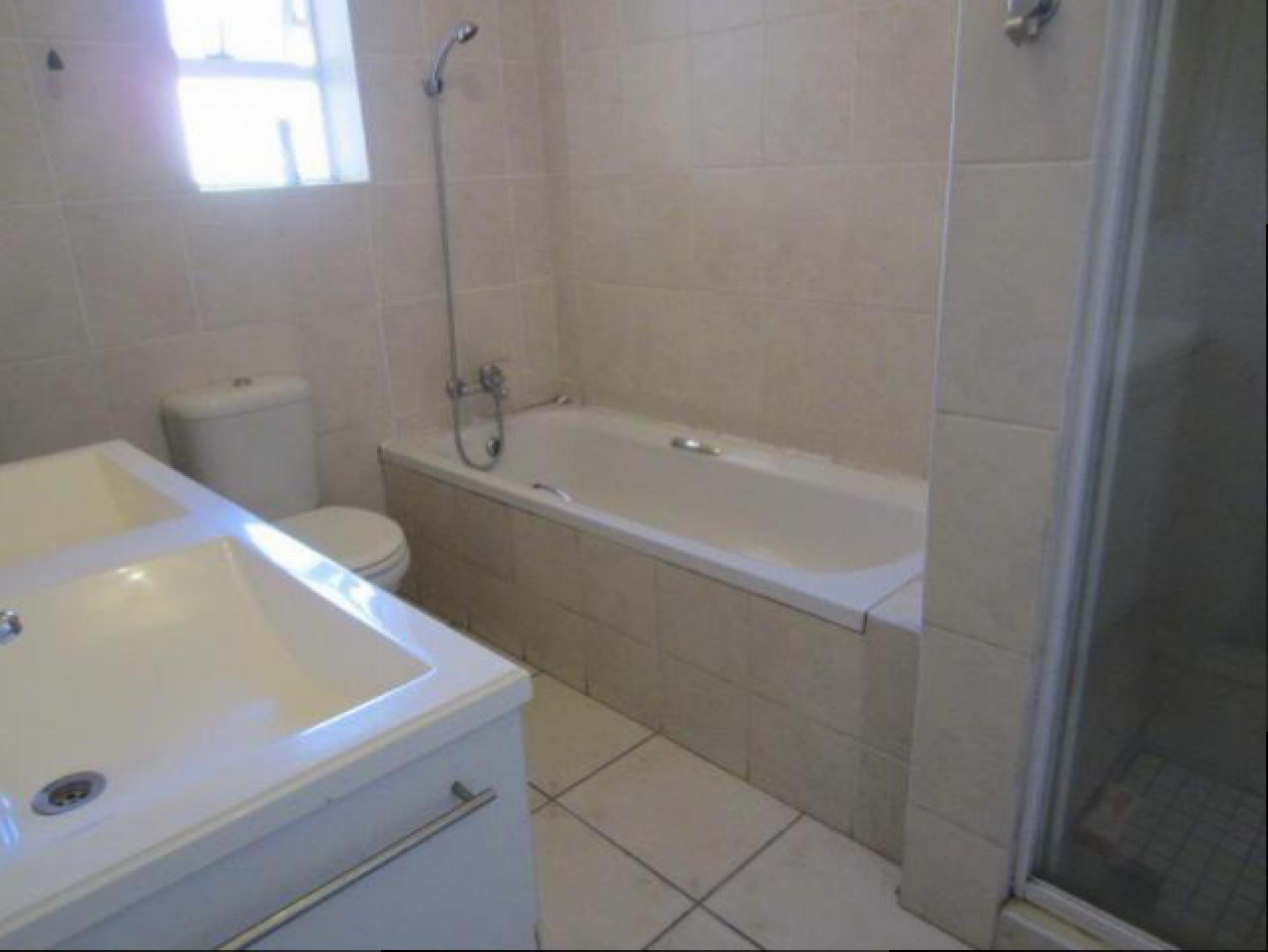 Bathroom 1 - 6 square meters of property in Johannesburg Central