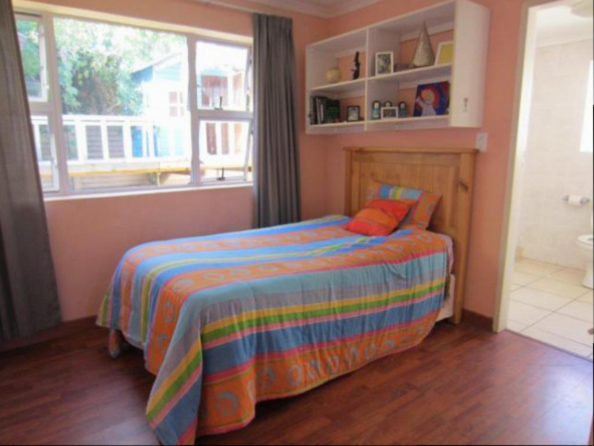 Bed Room 2 - 23 square meters of property in Johannesburg Central