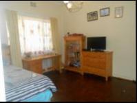 Bed Room 2 - 23 square meters of property in Johannesburg Central
