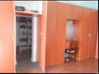 Main Bedroom - 33 square meters of property in Johannesburg Central
