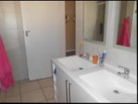 Bathroom 1 - 6 square meters of property in Johannesburg Central
