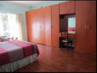 Main Bedroom - 33 square meters of property in Johannesburg Central