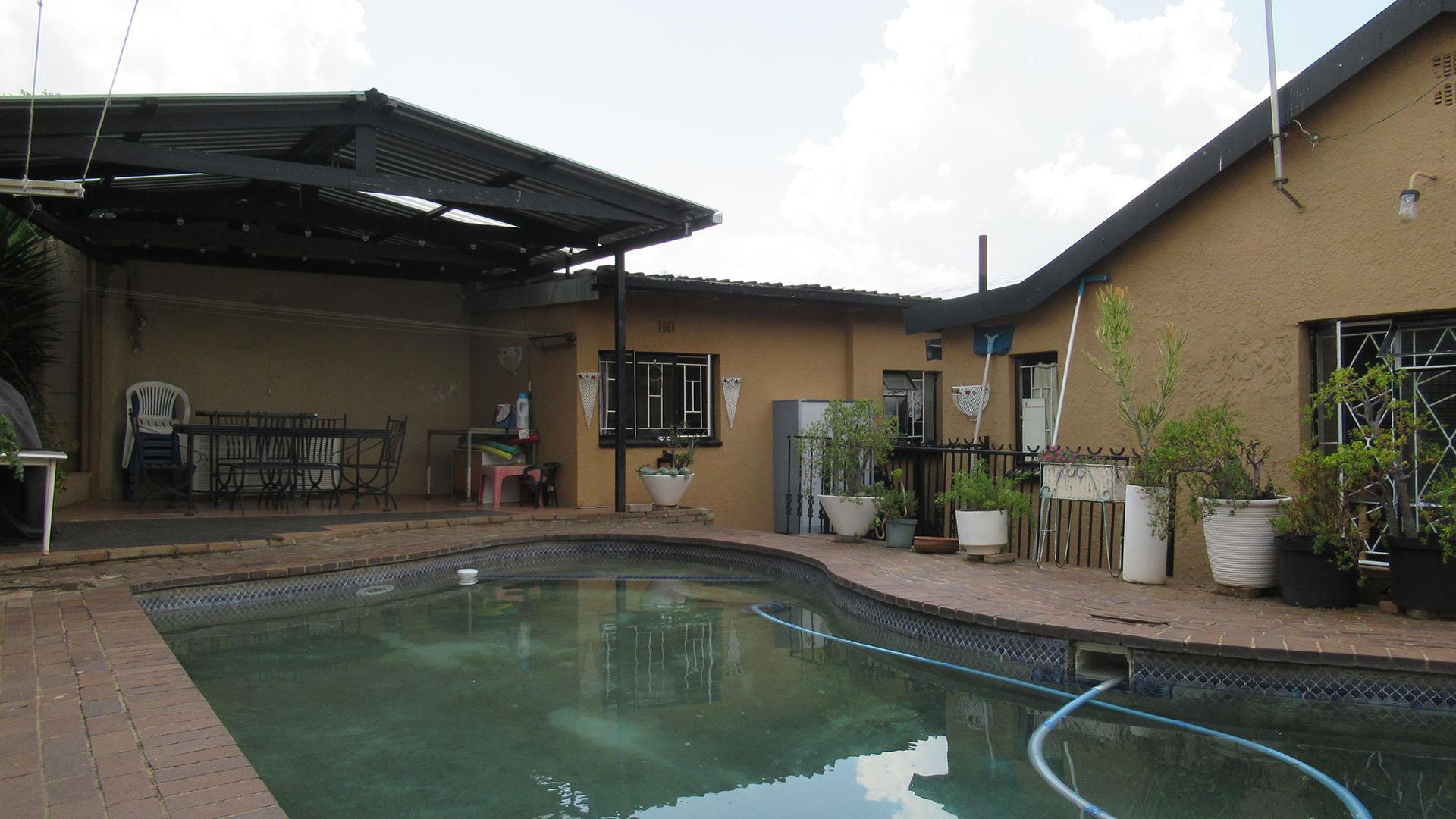 Backyard of property in Alberstville