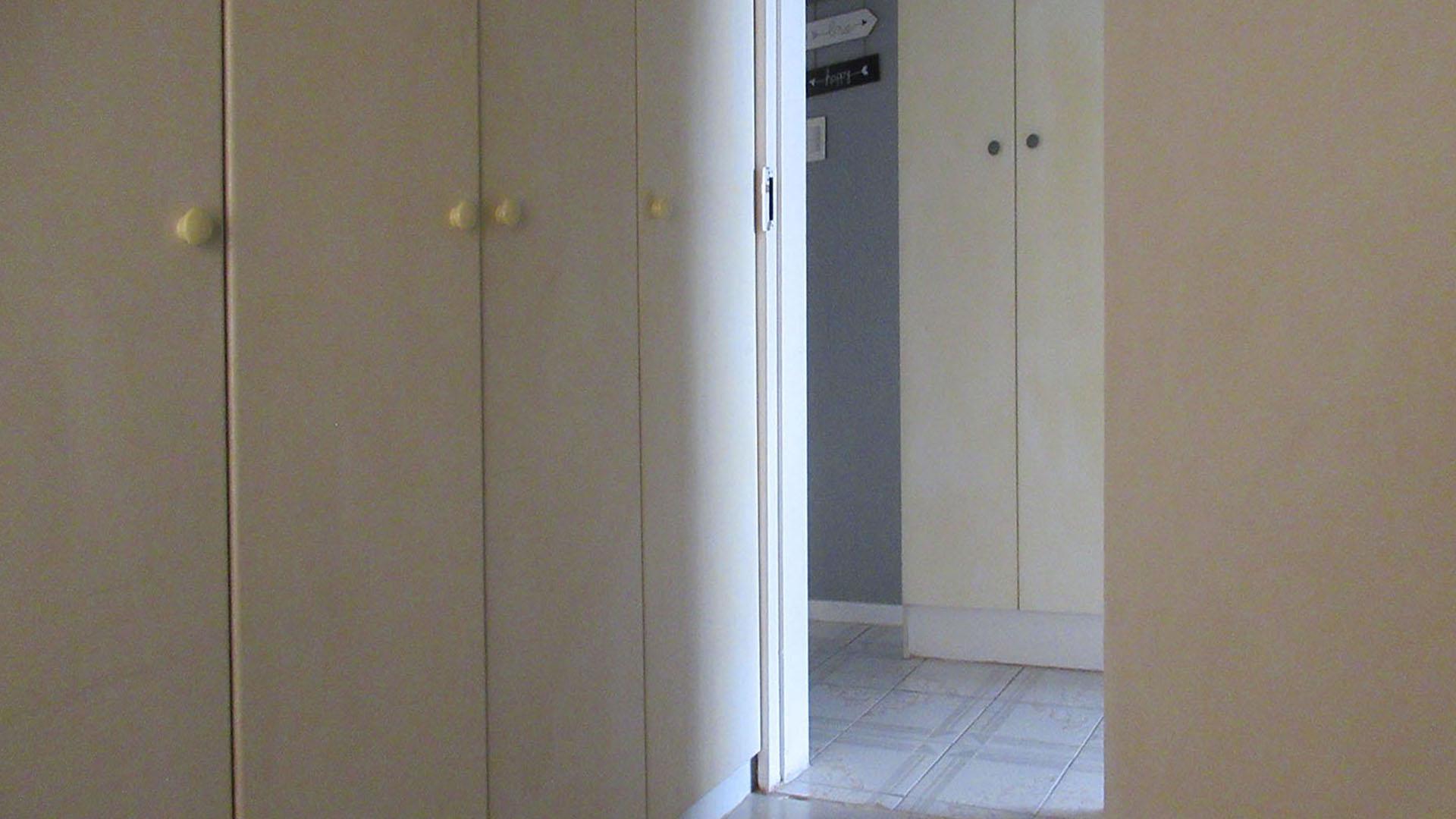 Bed Room 3 - 10 square meters of property in Alberstville