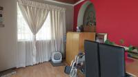Dining Room - 16 square meters of property in Alberstville